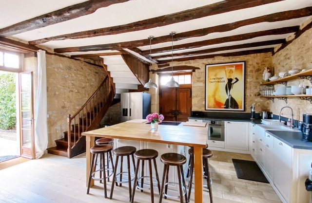"Pitch Perfect" Luxury Riverside Maison