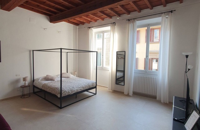Pitti Rainbow Apartment