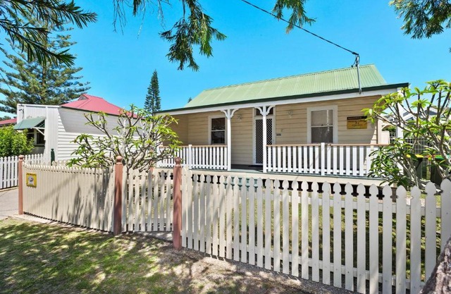 PJ's Cottage - Bring your own linen.