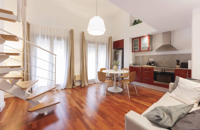 Plaça Catalunya Duplex 2-1 - Holiday Rental Girona | Bravissimo