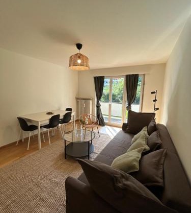 Plain & Practical Zurich Apartment