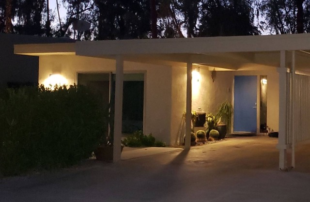 "Plan B" Mid-Mod Patio Living