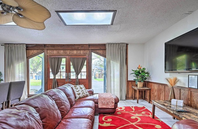 Plant City Townhome: Near Fishing & Boating!