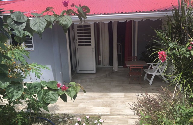 Pleasant house close to the beach and a shopping center