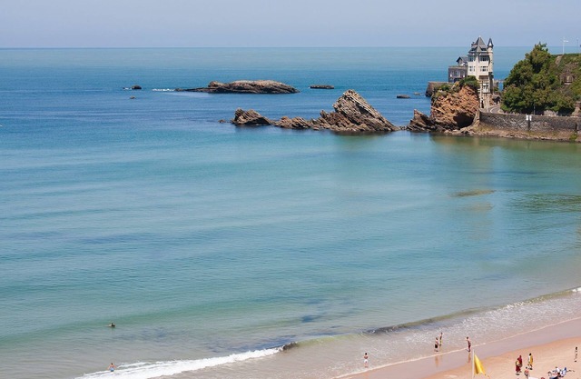 Pleasant house with private pool and air conditioning just outside Biarritz