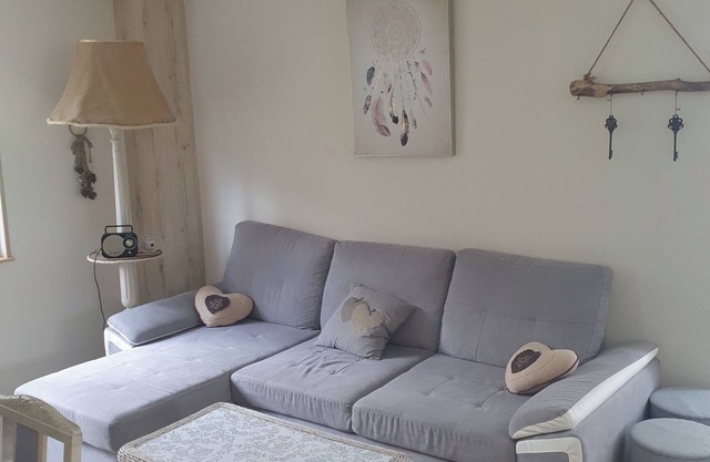 Pleasant, quiet apartment with terrace in the hills above La Bourboule.