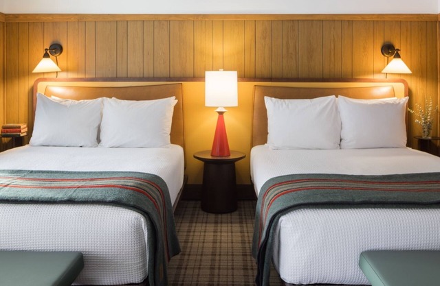 Pleasant Stay, Convenient Location! 2 Pet-Friendly Units, Free Parking, Pool