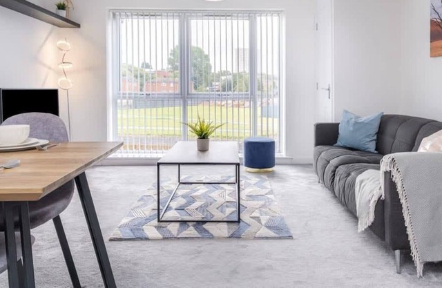 Pluxa Modern Inn***** Luxury 2 Bedroom Apartment in City Centre with Car Park