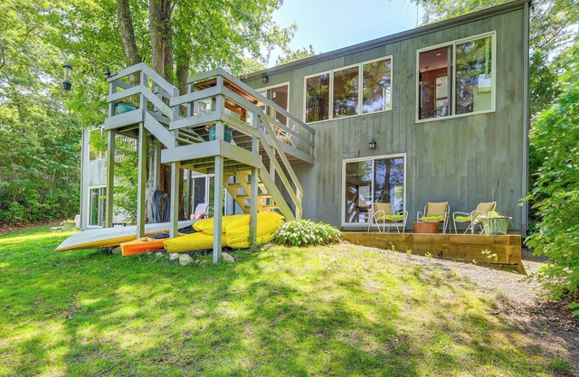 Pocasset River Access: Spacious Getaway w/Views!