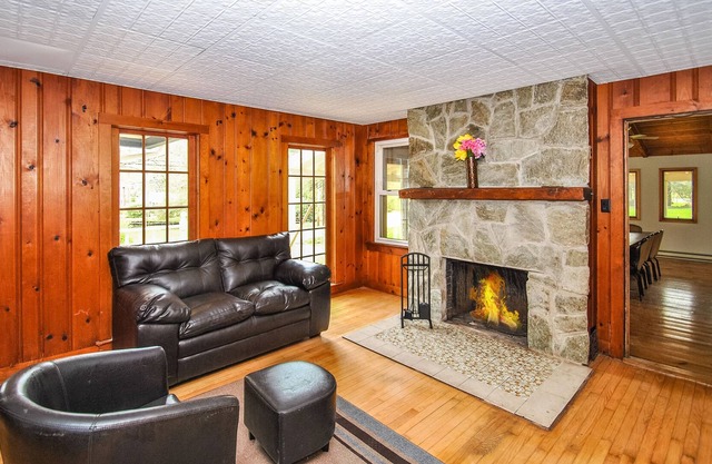 PoconoRental.House - Free 4th Night - #1 Le Chateau w/8 Bed/8.5 Bath