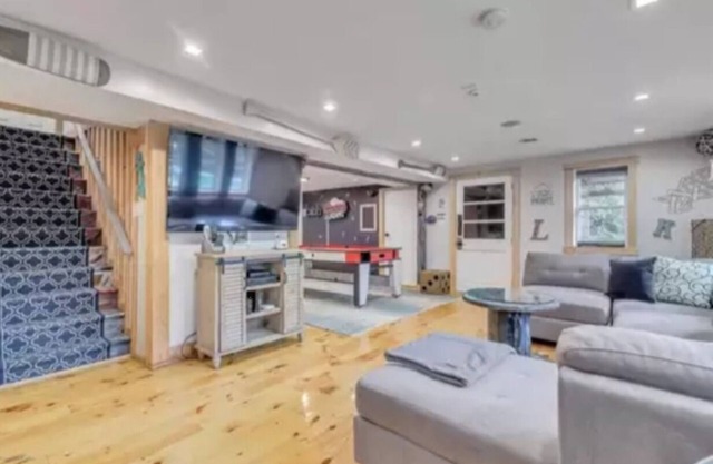 Poconos Vacation Home For Rent - Creekside Retreat With Inground Pool & Hot Tub.