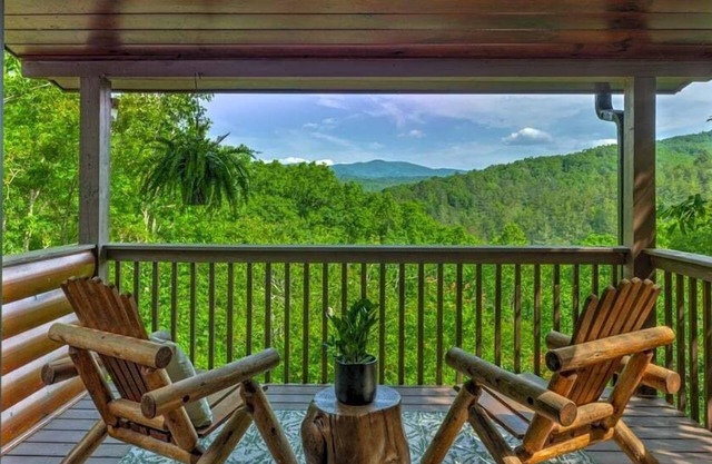 Points of View - Mountain View | Pet Friendly | Hot Tub | Pool Table | Air Hockey | Fire Pit