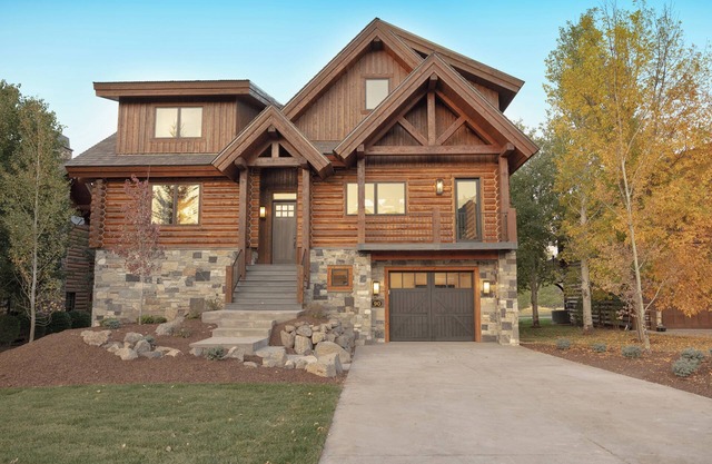 Pole Canyon Cabin Mountain Modern Sophisticated Luxury in Victor ID w/Loft