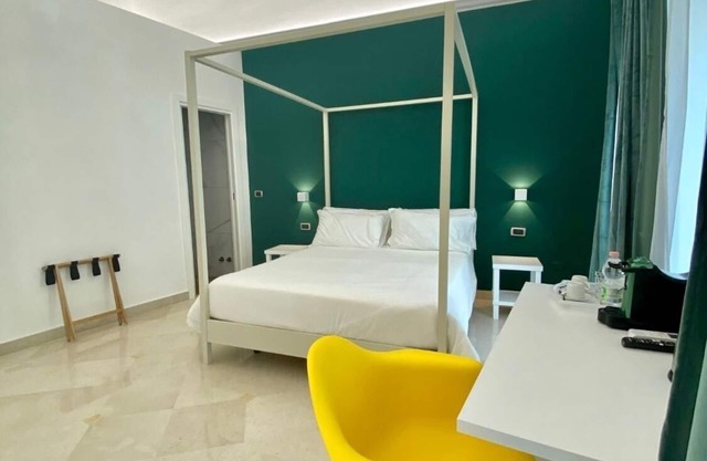 POMPEI PLAZA - JUNIOR SUITE #102