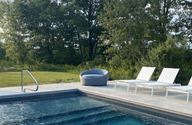 Pool Daze - Gorgeous Sawyer Home With Heated Pool!