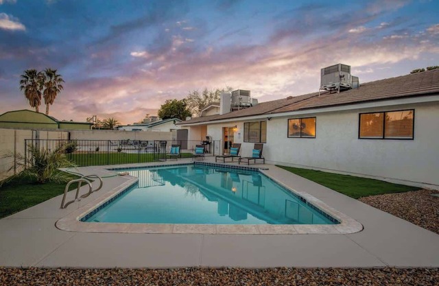 Pool & Games at New 4BR Modern Oasis Retreat