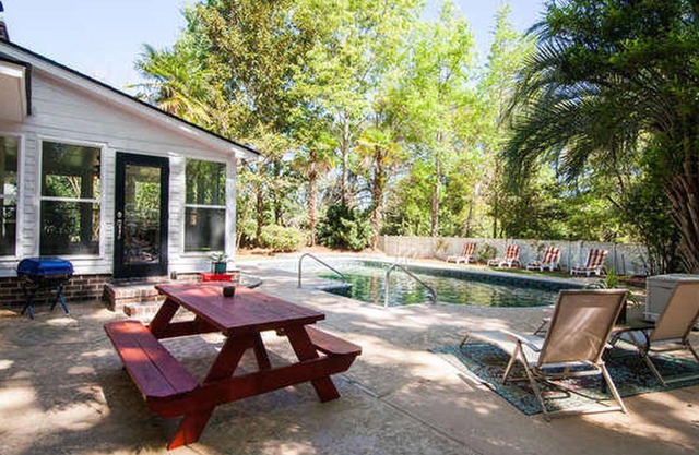 Pool. Great Location. 5 mi to Folly or Downtown