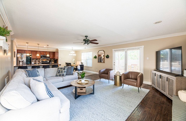 Pool Home~Basketball~Hot Tub~Firepit~Diving Board