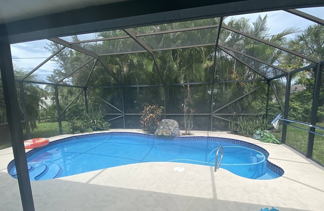 Pool home close to the beach