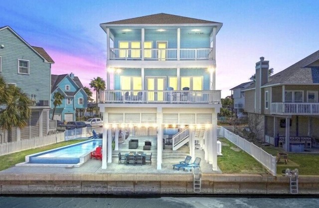 Pool | Hot Tub | Fire Pit | Sleeps 16