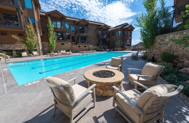 Pool, Hot Tub, Gym Juniper Landing 2 bedroom Canyons Retreat