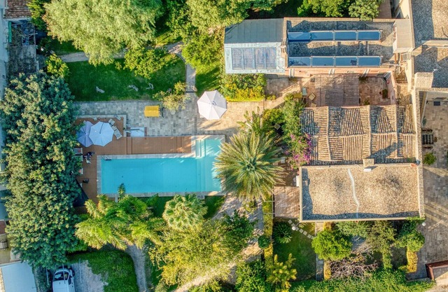 Pool house in the park, 7km from the sandy beaches (C)