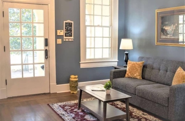 Pool, Mins to ASU & Downtown- Foxy on Felder