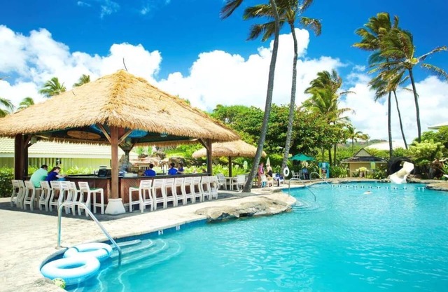 Pool View Unit Close to Waimea Canyon State Park
