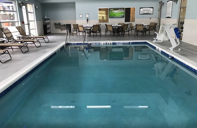 Pool with Slide. Great for Business Travelers!