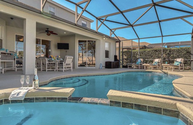 POOLSIDE CINEMA Disney Pool Villa - Theatre/Arcade/Jurassic Park/Minions!