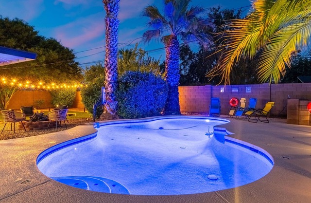 Poolside Oasis Heated Pool, Game Room & Grill