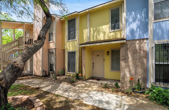 Poolside this Summer at Cozy Gardens Retreat