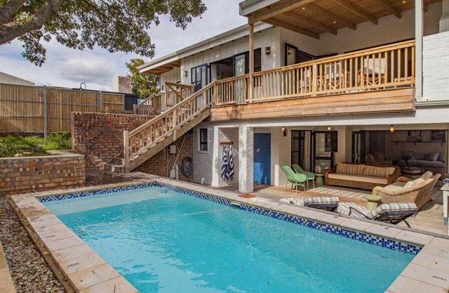 Poplar House | Comfort and style | Pool