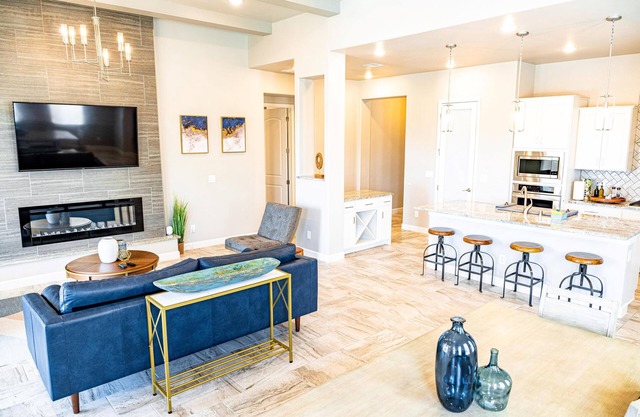 Popular MODEL HOME! Gorgeous Home-away-from Home - 7mi from Dwntn/PET FRIENDLY!