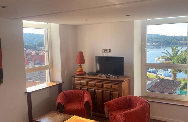 Porquerolles island: T3 air-conditioned sea view
