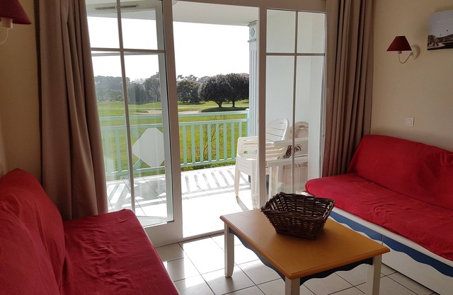Port Bourgenay 2-room apartment Facing the golf course, south facing