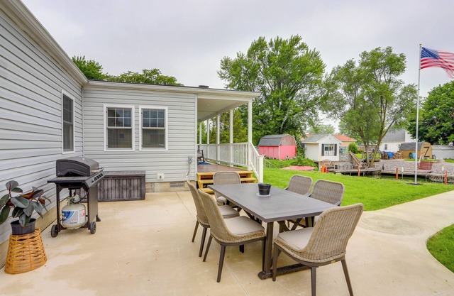 Port Clinton Vacation Rental w/Boat Dock & Grill!