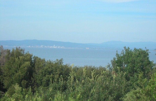 PORTION OF VILLA WITH GARDEN, 50 METERS FROM THE SEA