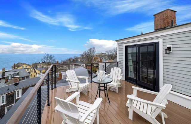 Portside Overlook: Village and Beach Views!