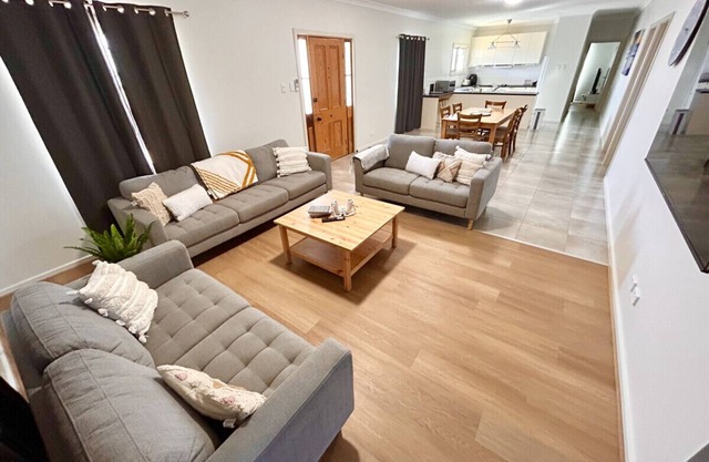 Poseidon's Oasis - Entire Home - Moonta Bay
