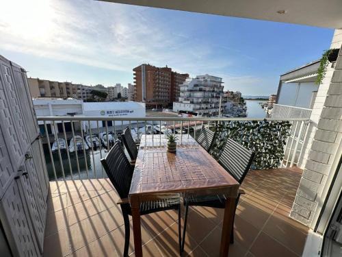 Precioso apartamento con vistas canal cerca playa AV-62