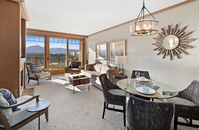 Premier 5th Fl-180 River View-Grand Balcony-Pool-Hottub-Laundry-Dining-Kitchen