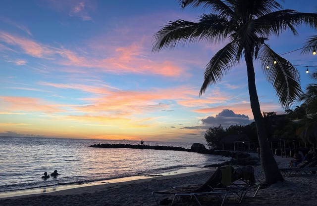 PREMIER HOST Private 3 bdrm, Fully Air-Conditioned villa in Blue Bay