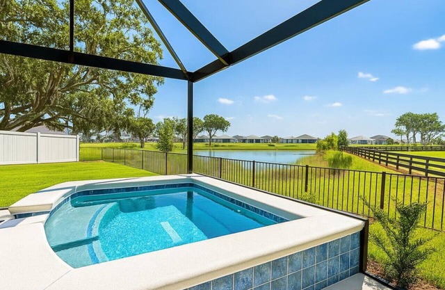 Premier Poolside Eastport Paradise (Waters Edge) 🐶