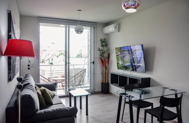 Premium 1 Bedroom Rooftop Pool Panoramic View Grill Best location