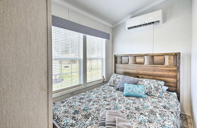 Premium Cottages and Suites Near Camps Autumn Midweek - 35% OFF Promo!