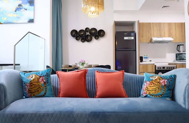 Premium Escape:2BR Oasis Delight in Masdar City