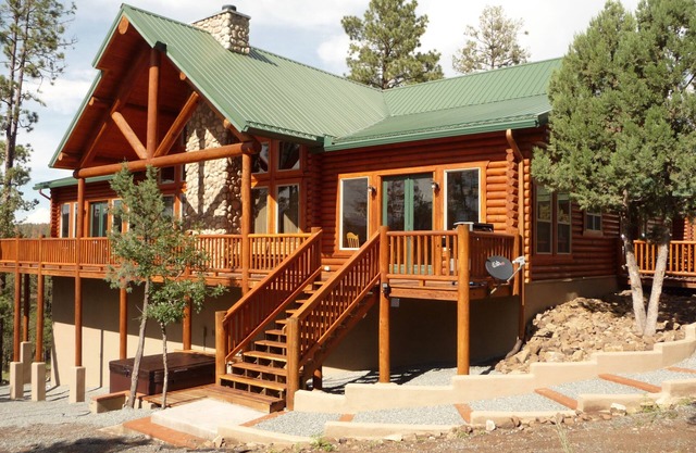 Premium Mountain Retreat On Over 2 Acres With Sweeping Views-hot Tub/Pool Table
