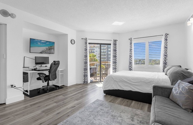 Premium Resort studio near Universal Stuidos