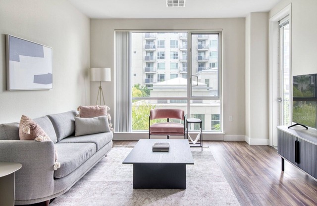 Premium Santa Clara 1BR w/W/D & Gym, walk to Safeway, by Blueground